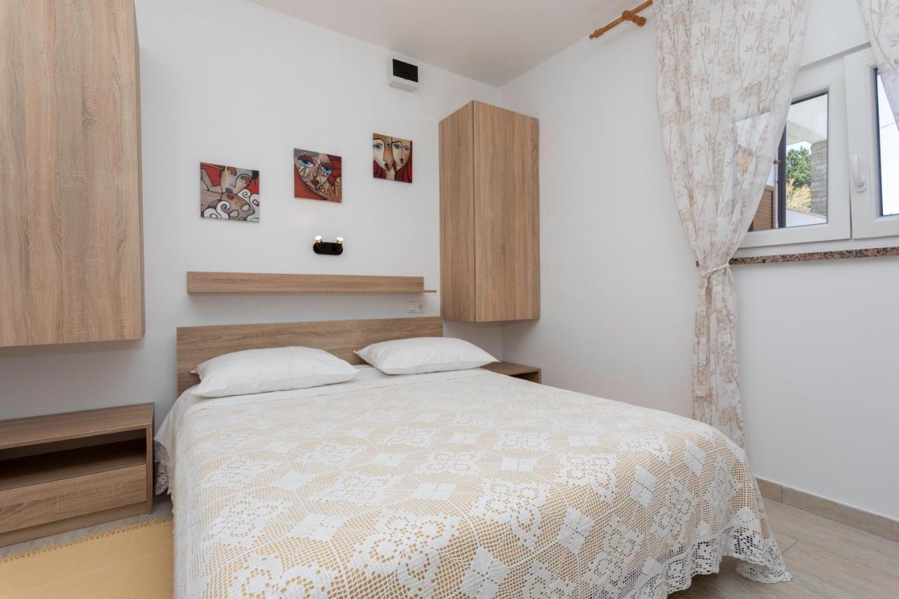 Apartment Hana *